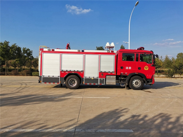 重汽A类泡沫主战消防车