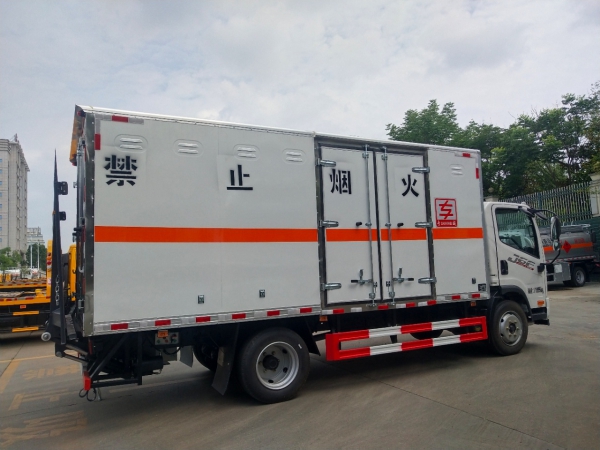 解放J6F爆破器材运输车（黄牌）