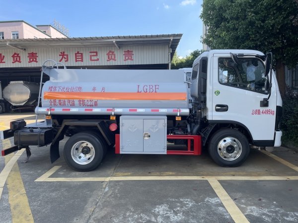 天威缘牌TWY5040GJYE6型加油车